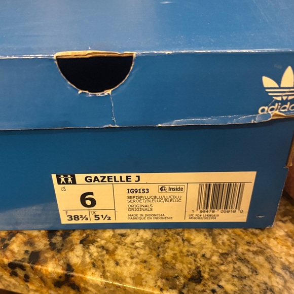 Adidas Gazelle Women's Pink and Navy Size 6 US - Picture 9 of 10